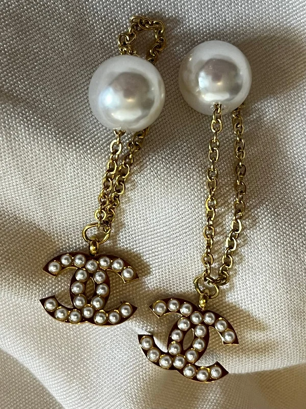 Cala Pearl Drop Earring