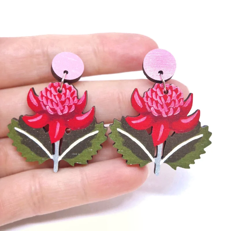 Pixie Nut & Co Dangle - Waratah