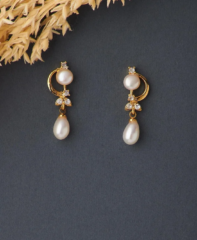 Pretty Real Pearl Hanging Earring