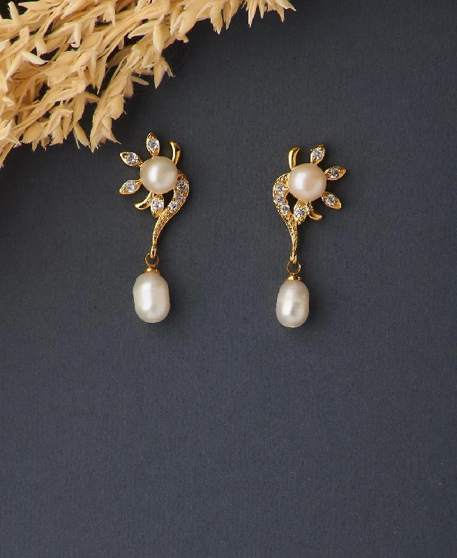 Pretty Real Pearl Hanging Earring