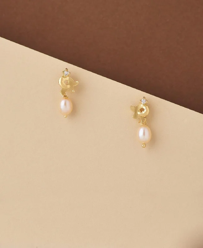 Pretty Stone Studded Pearl Earring