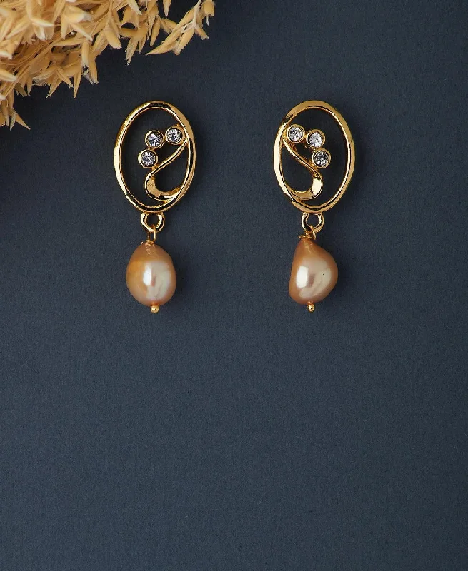 Pretty Stone Studded Pearl Hang Earring