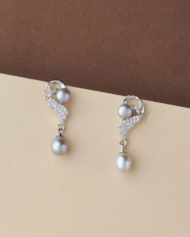 Pretty Stone Studded Pearl Earring