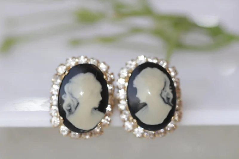 CAMEO STUD EARRINGS