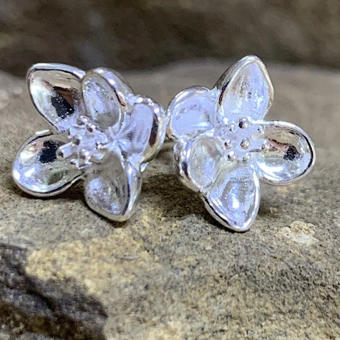 SILVER FLOWER STUD EARRINGS