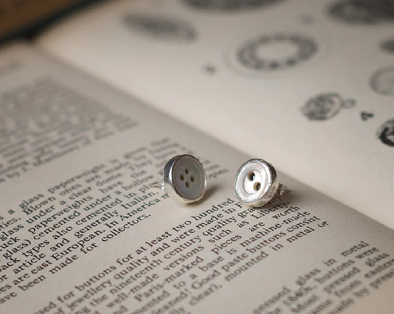 Button stud earrings