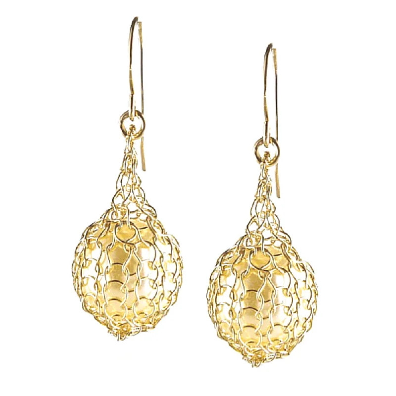 Wire crochet earrings - Pearl jewelry - Faux perk earrings in Gold